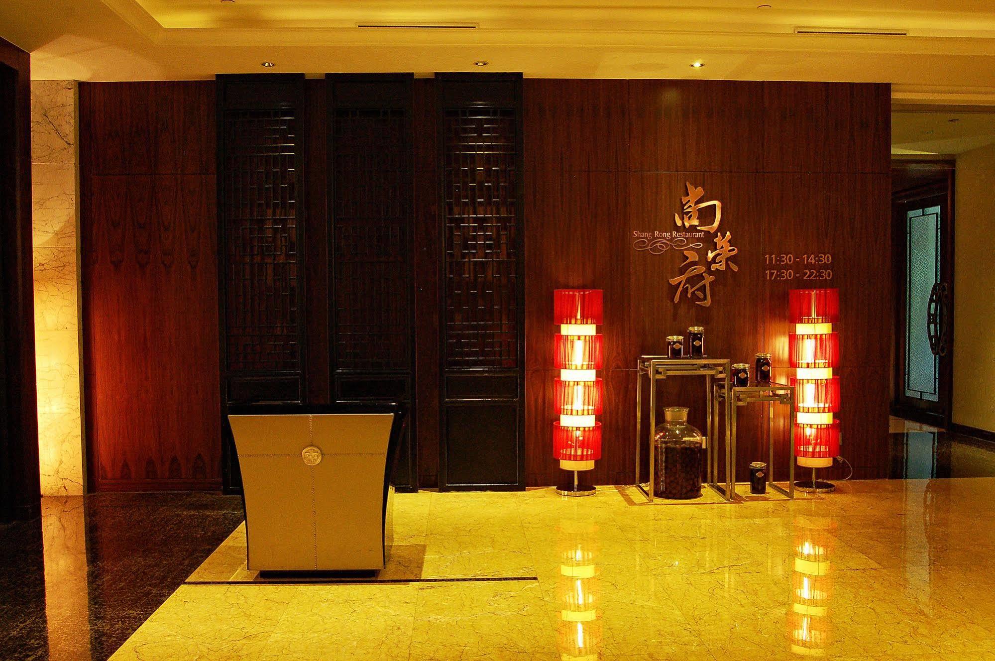 Wyndham Grand Plaza Royale Oriental Shanghai Esterno foto